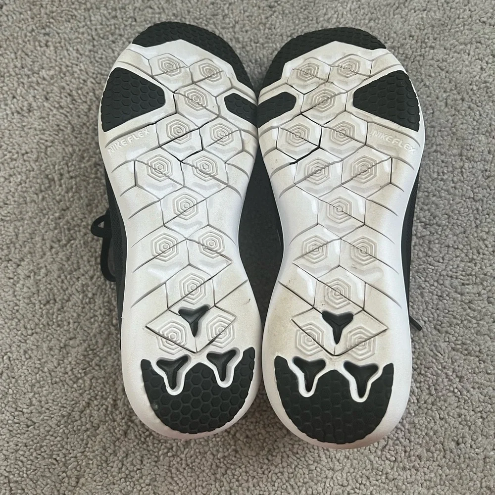 Women’s Nike Flex Supreme TR5 Training Running Sneakers - Picture 8 of 11